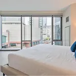 Spacious Apt In Back Bay
