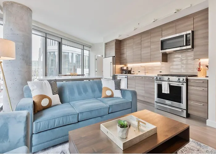 Spacious Apt In Back Bay