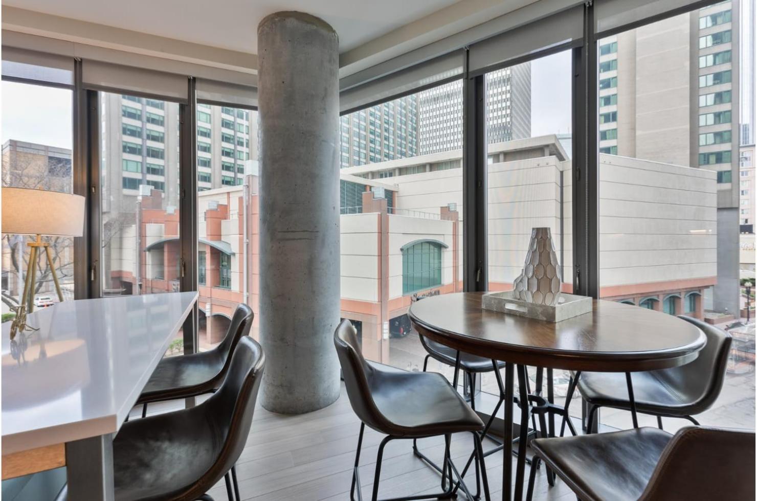 Spacious In Back Bay Appartamento